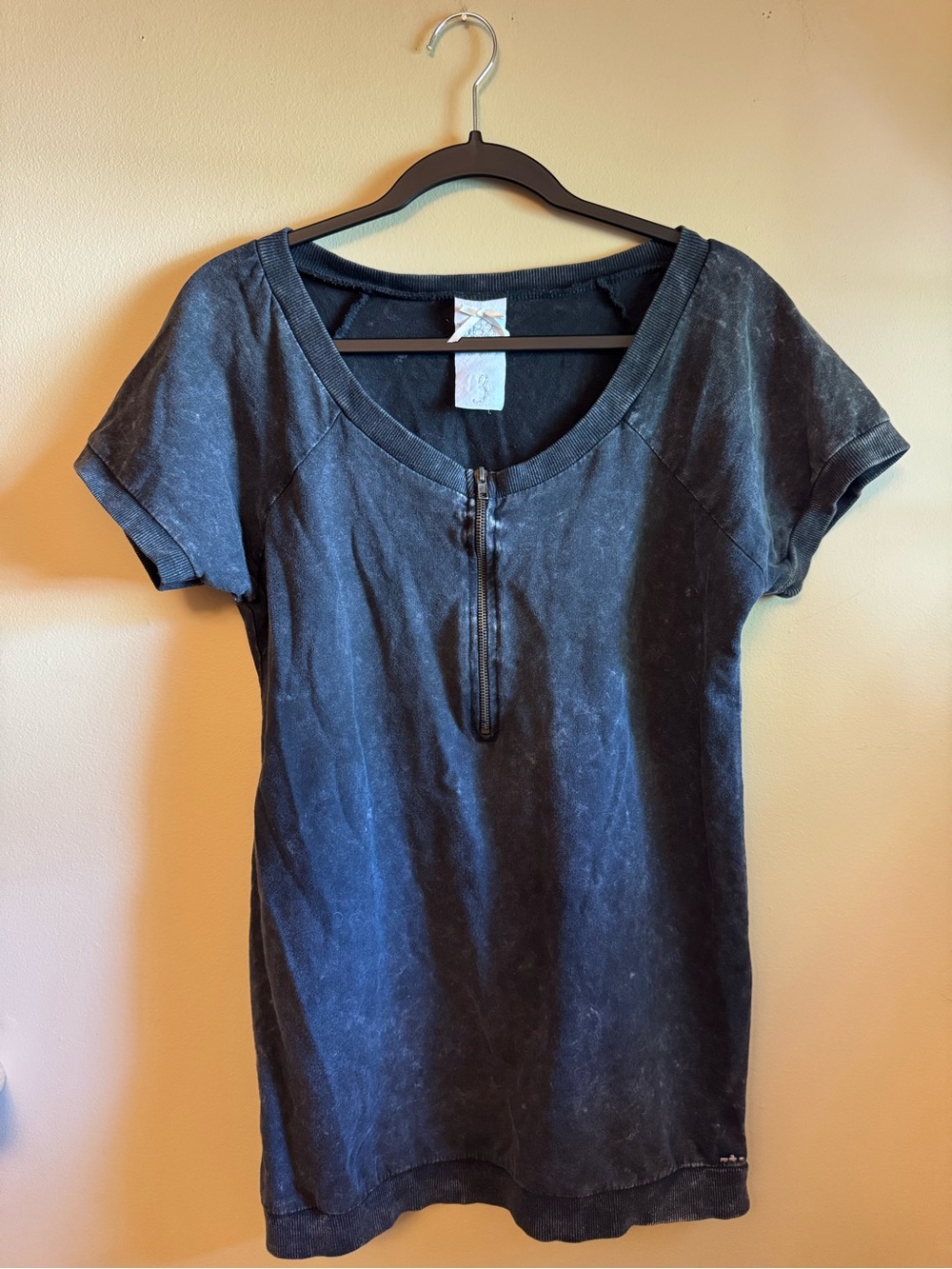 Short-Sleeve Washed Black Zip-Front Tee